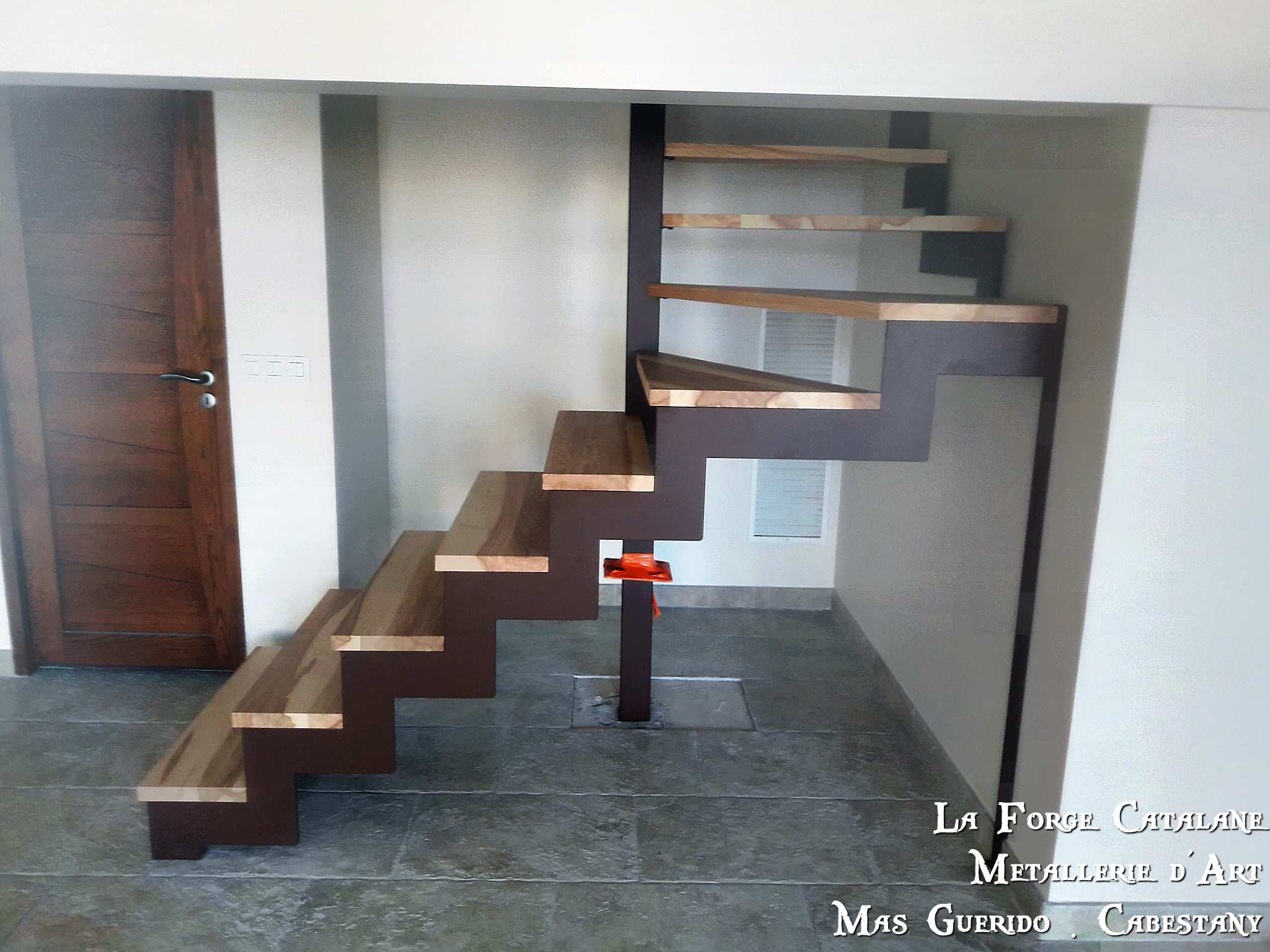 escalier double limons cremaillere marches bois frene olivier forge catalane 4.jpg